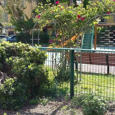 Appartamento Jardins Du Pont Du Lys Juan-les-Pins Esterno foto